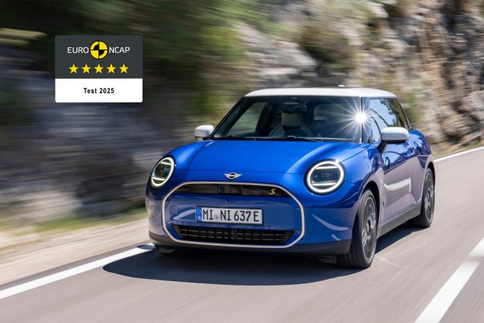 P90590277_lowRes_mini-cooper-se-03-20