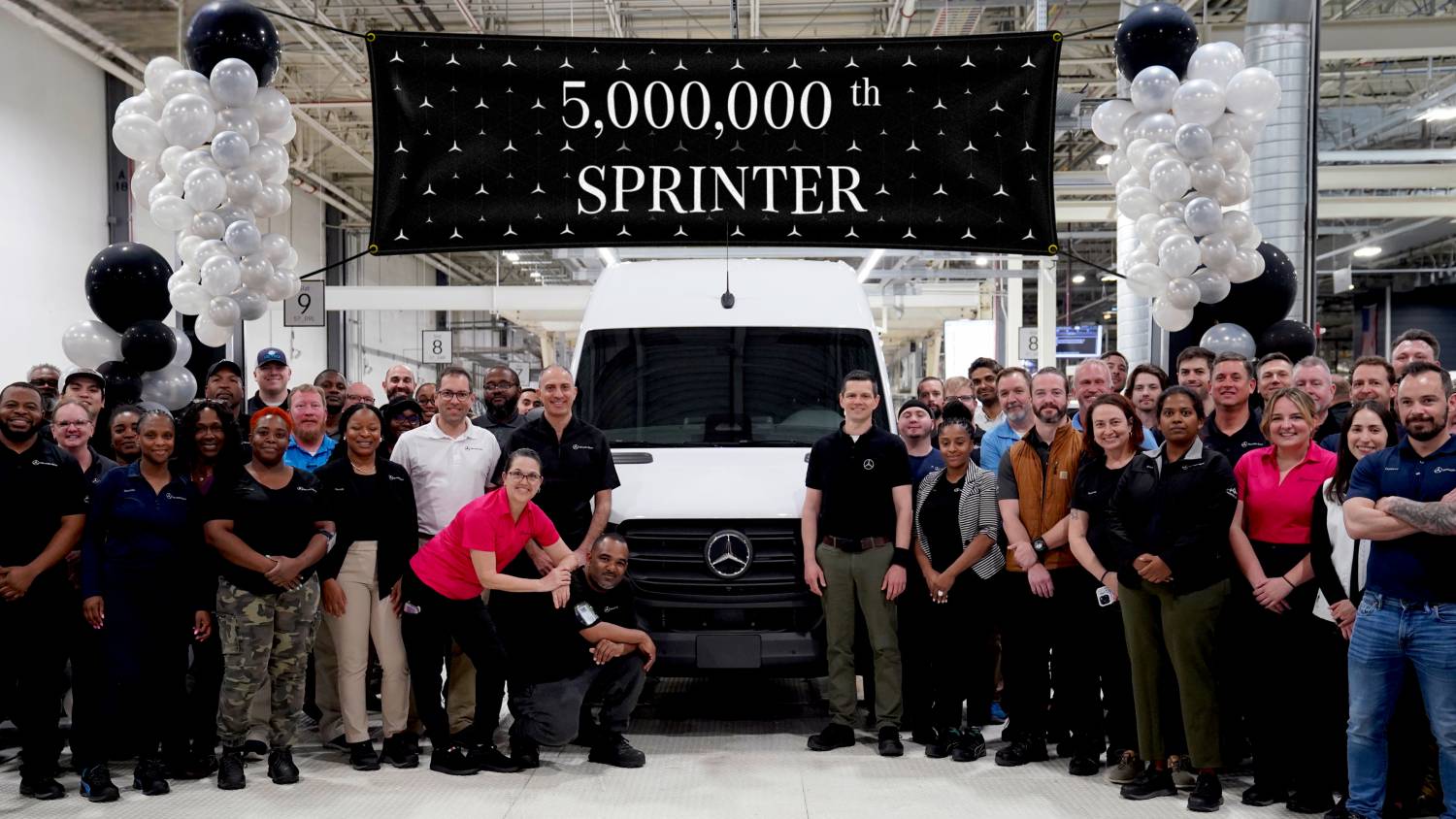 Mercedes слави! 5 милиони Спринтери во светот