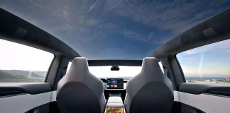 Tesla со нов патент. Систем за решавање на прегреаност од панорамски кров
