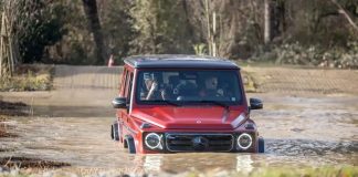 Mercedes ги подготвува своите оф-роад возила за пливање?